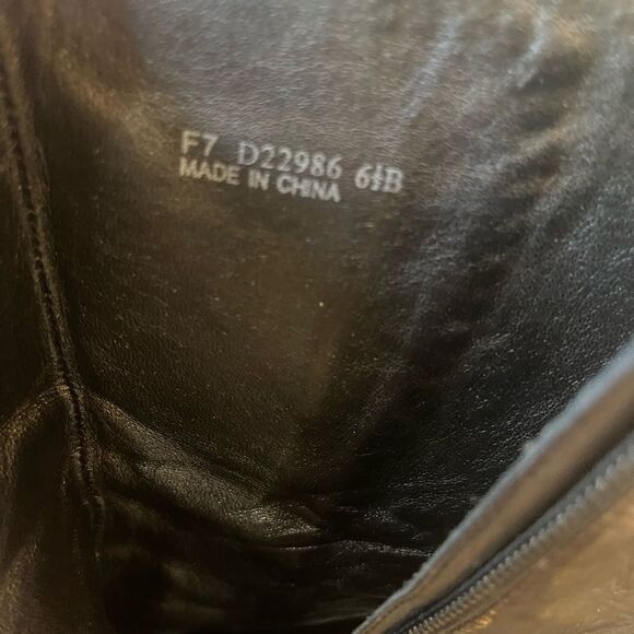 QUALITY Cole Haan Heeled Boot! - Picture 8 of 12